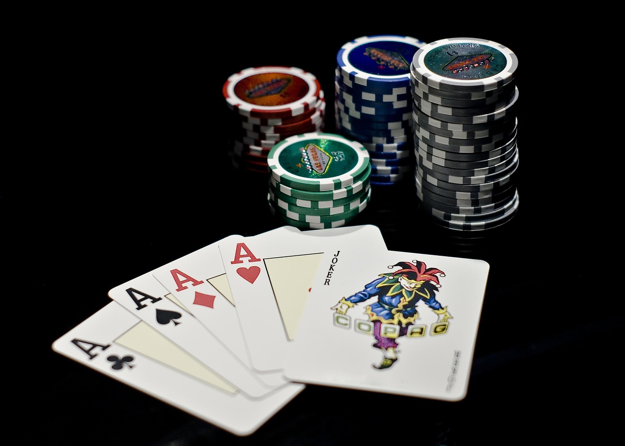 Vivre une nuit inoubliable dans la salle de poker au Casino de Monte?Carlo à Monaco